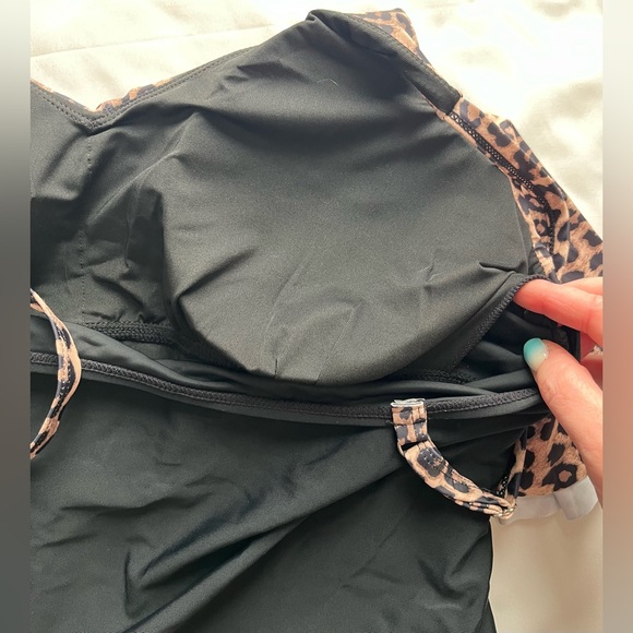 Meet Curve Leopard Print V-Neck Ruched Hem One Piece Swimsuit Plus Size 2X NWT - Picture 7 of 10